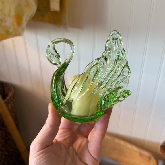 Vintage Other - Elegant Green Glass Swan Figurine